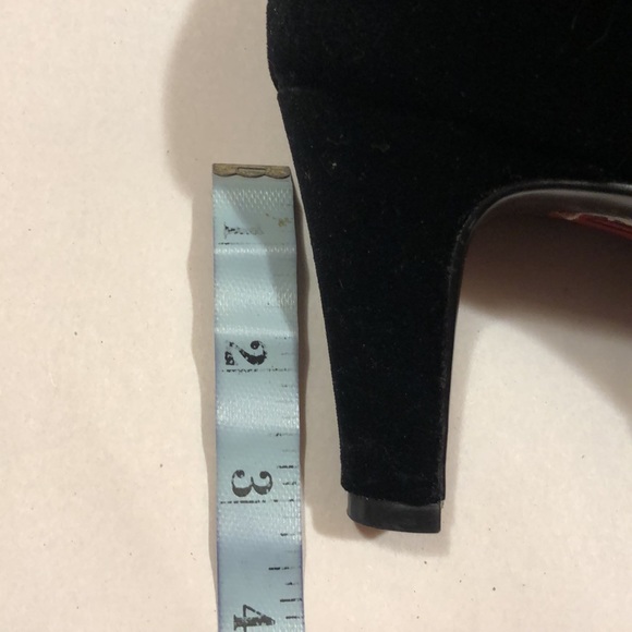 Bandolino Black Velvet Ankle Booties/ Like New - Picture 10 of 10